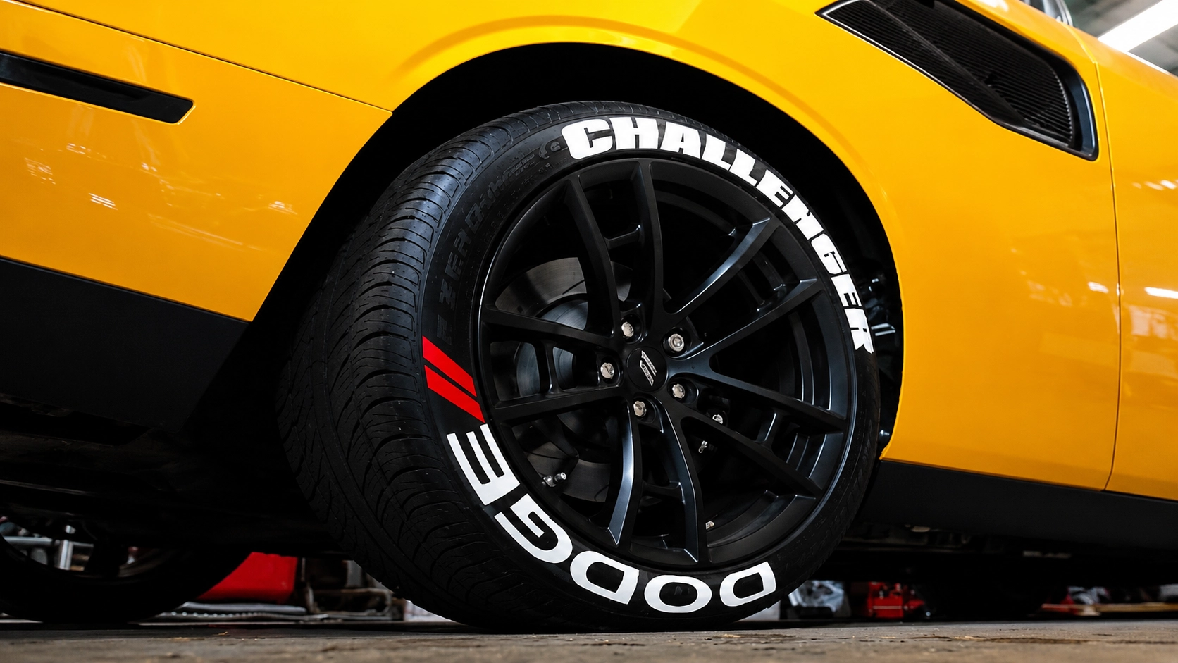 Tire lettering for the Dodge Challenger